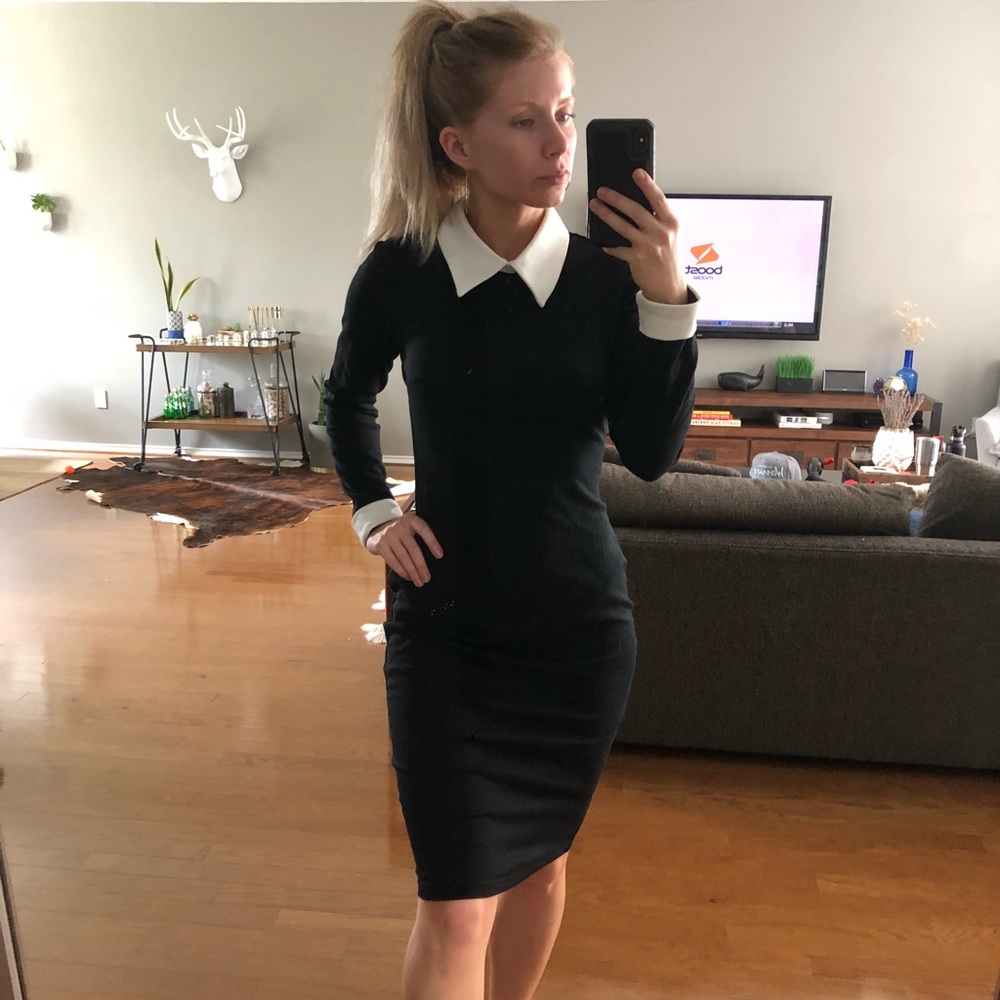 Black long sleeve dress with collar 🕸